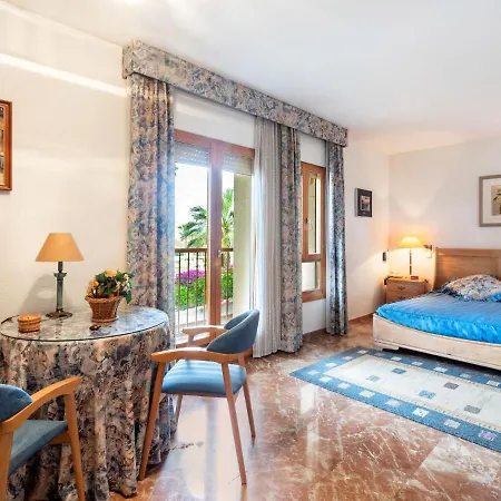 Vakantiehuis Swanky In Orihuela With Garden Torrevieja
