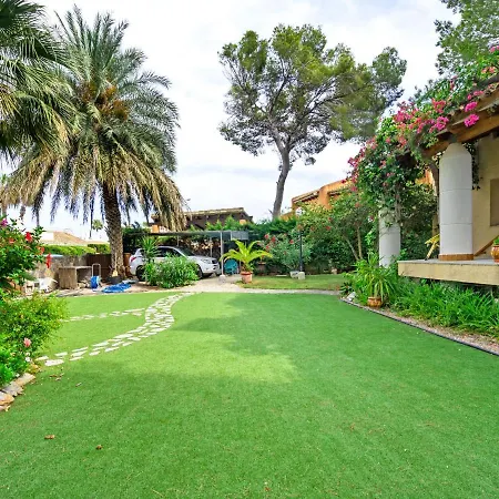 Swanky In Orihuela With Garden Holiday home