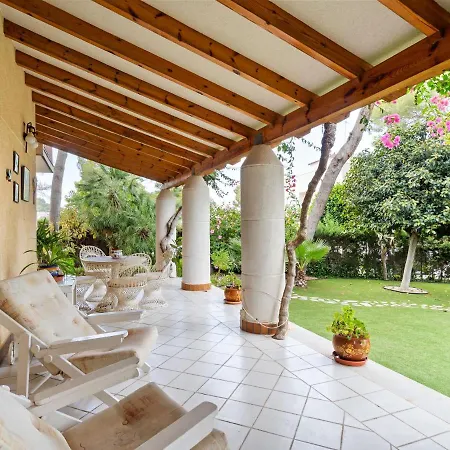 Holiday home Swanky In Orihuela With Garden