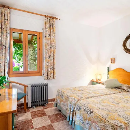 Swanky In Orihuela With Garden Holiday home